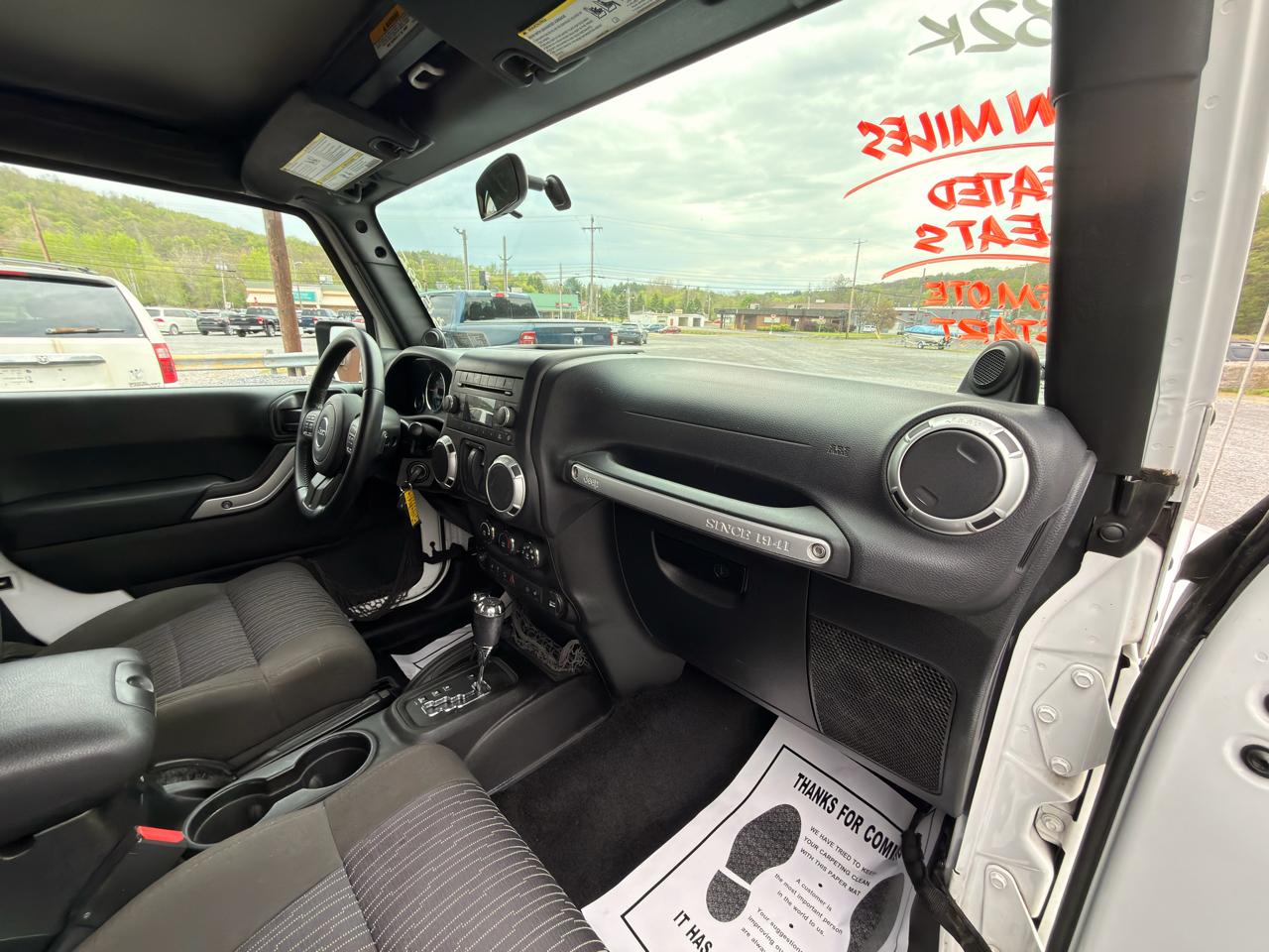 Jeep Wrangler 4WD 2dr Sahara 2012