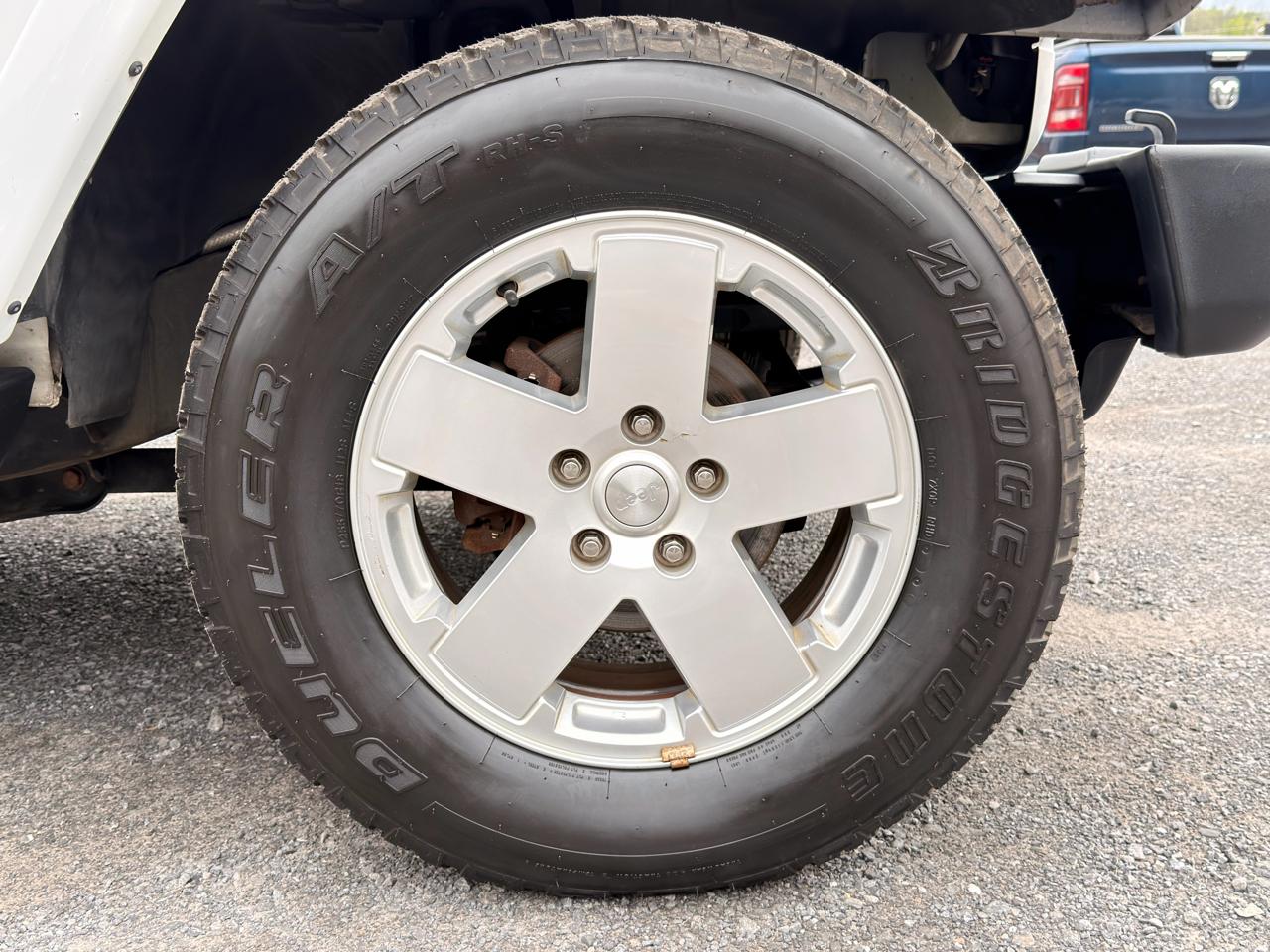 Jeep Wrangler 4WD 2dr Sahara 2012