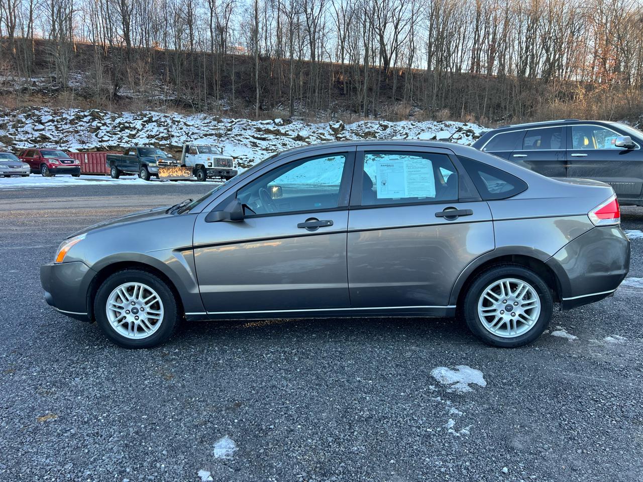 Ford Focus 4dr Sdn SE 2011