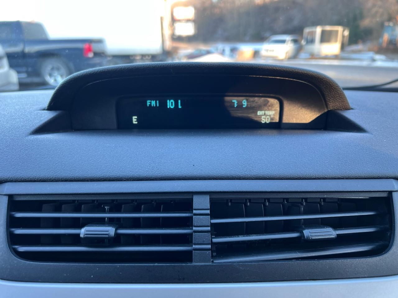 Ford Focus 4dr Sdn SE 2011