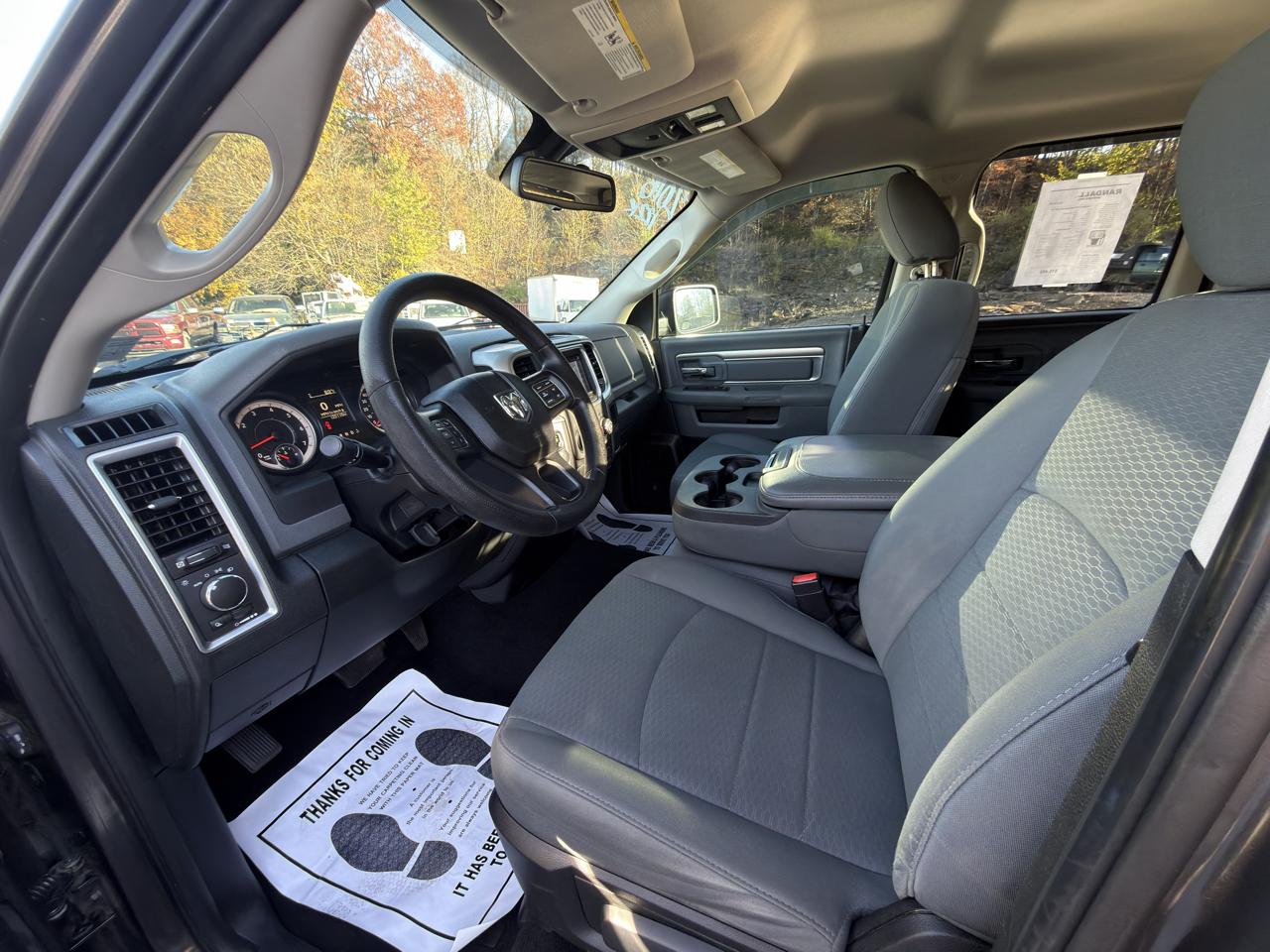RAM 1500 4WD Quad Cab 140.5" SLT 2016