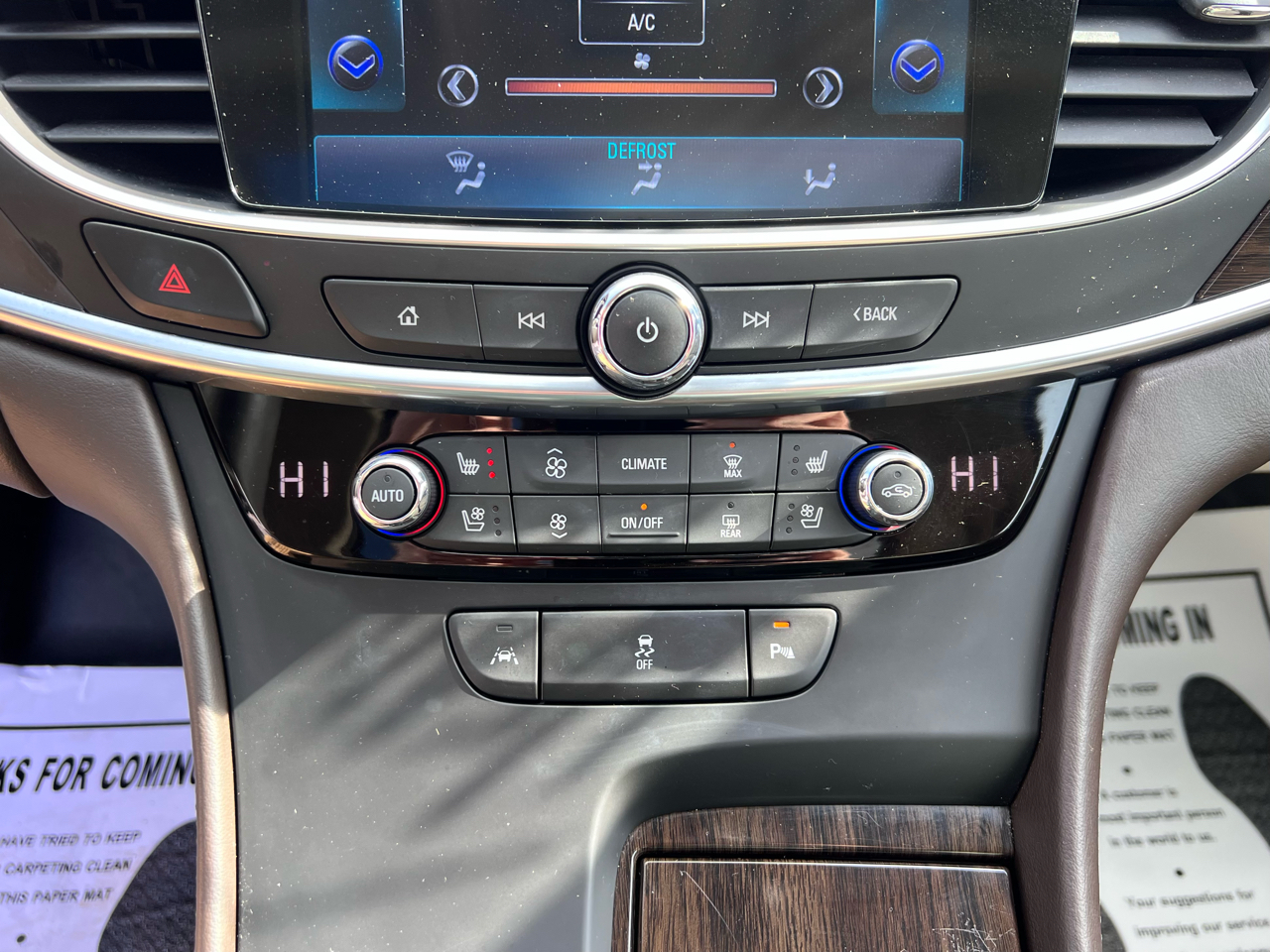 Buick LaCrosse 4dr Sdn Premium FWD 2017 Buick LaCrosse 4dr Sdn Premium FWD 2017