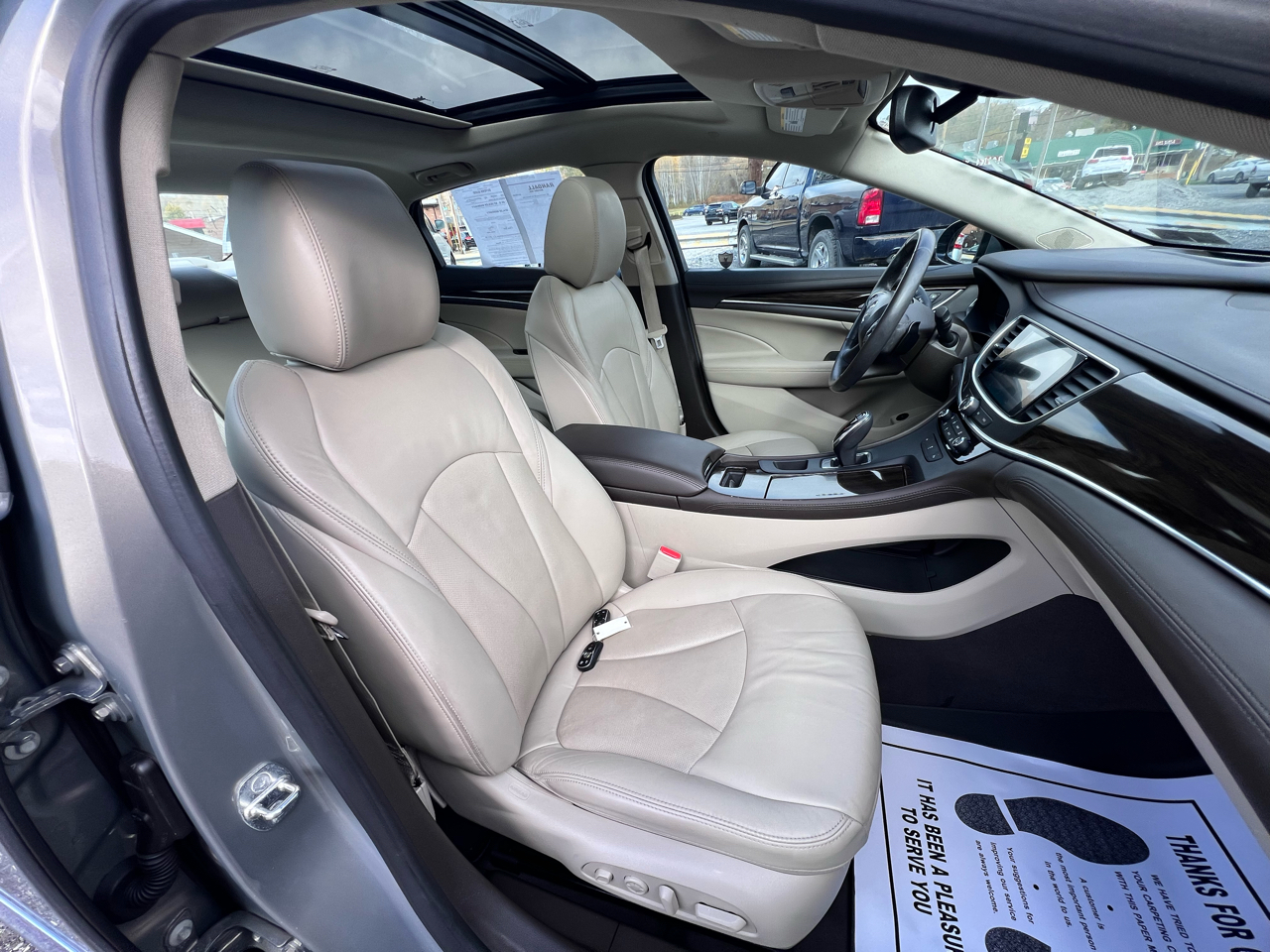 Buick LaCrosse 4dr Sdn Premium FWD 2017 Buick LaCrosse 4dr Sdn Premium FWD 2017