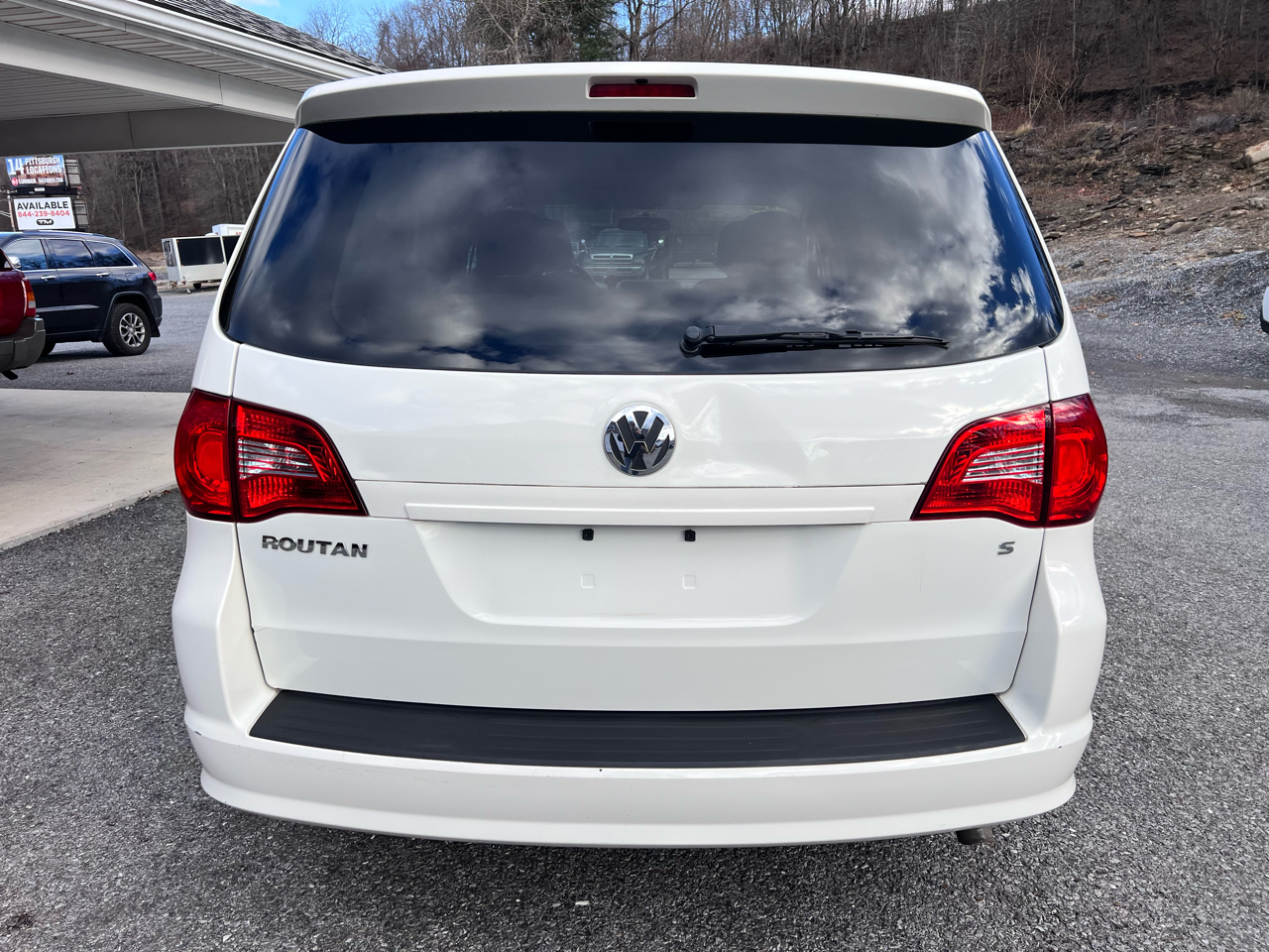 Volkswagen Routan 4dr Wgn S 2012