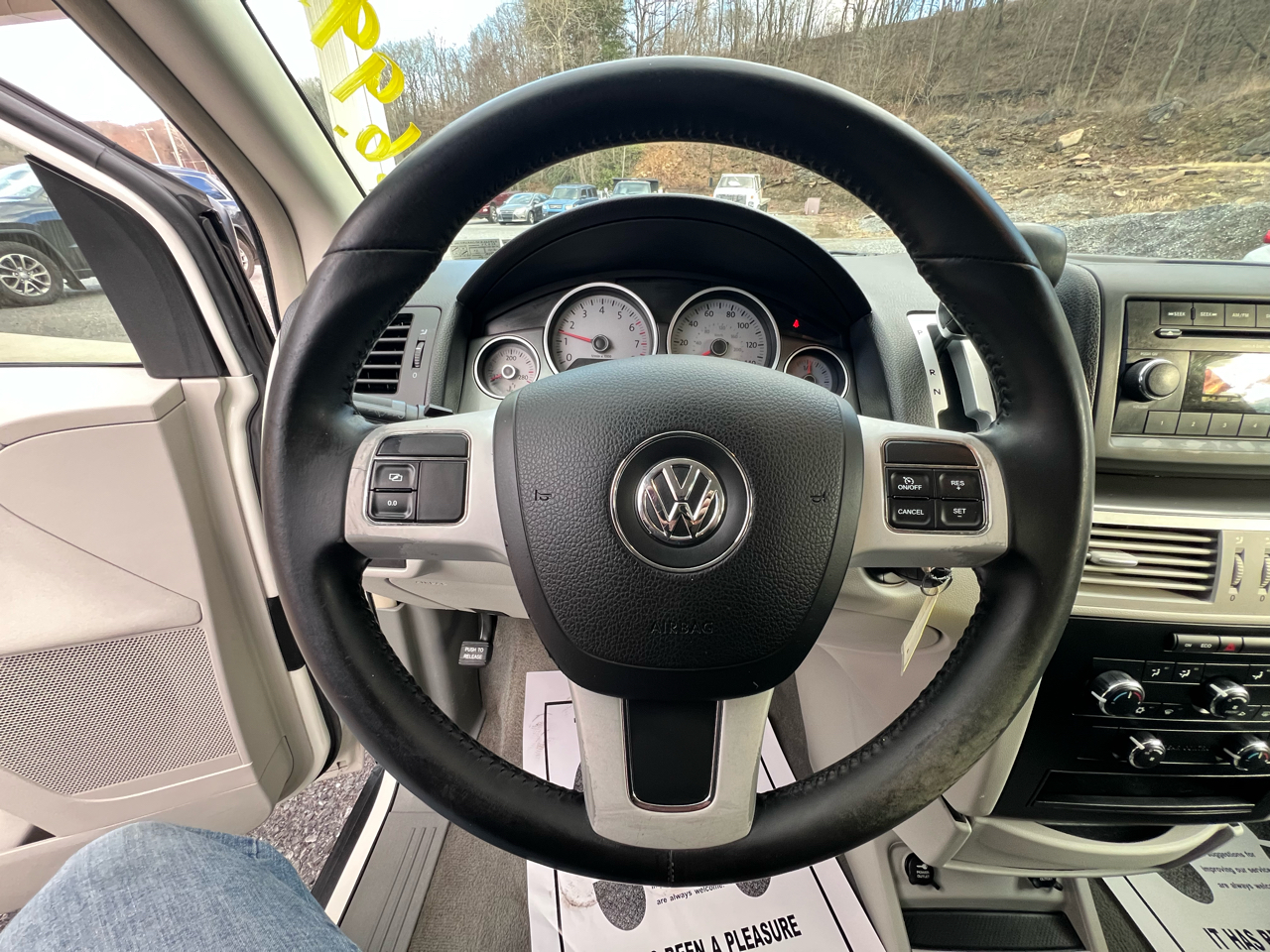 Volkswagen Routan 4dr Wgn S 2012