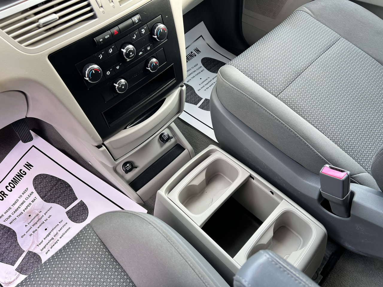 Volkswagen Routan 4dr Wgn S 2012