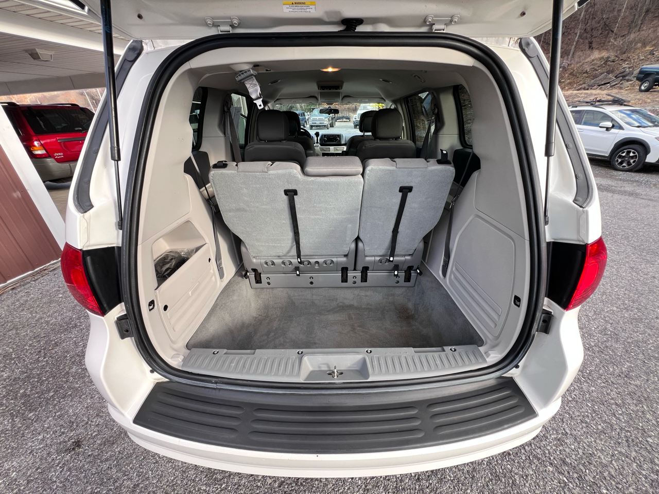 Volkswagen Routan 4dr Wgn S 2012