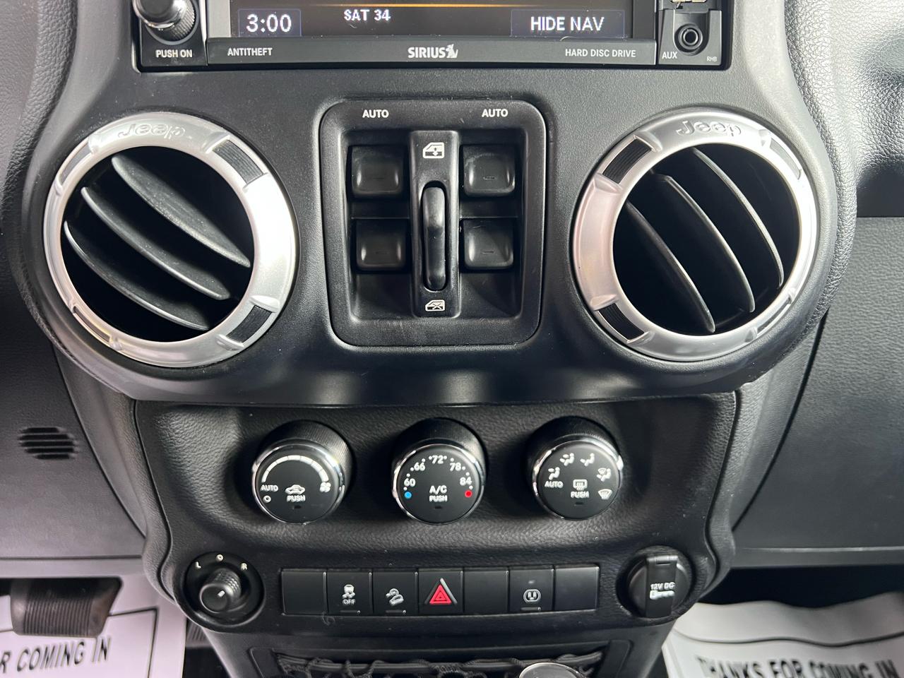 Jeep Wrangler Unlimited 4WD 4dr Sahara 2013