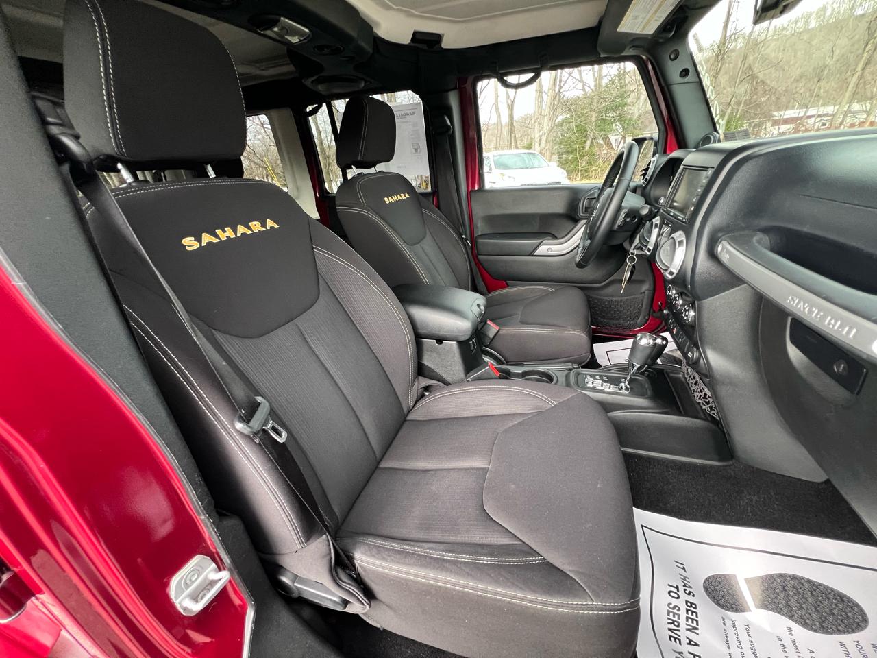 Jeep Wrangler Unlimited 4WD 4dr Sahara 2013