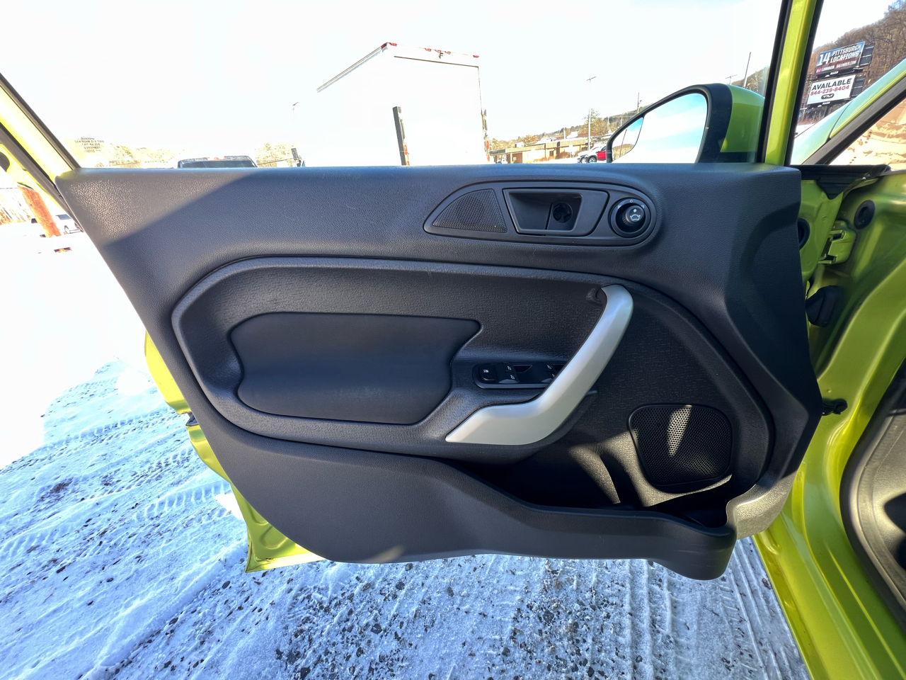 Ford Fiesta 5dr HB SE 2011