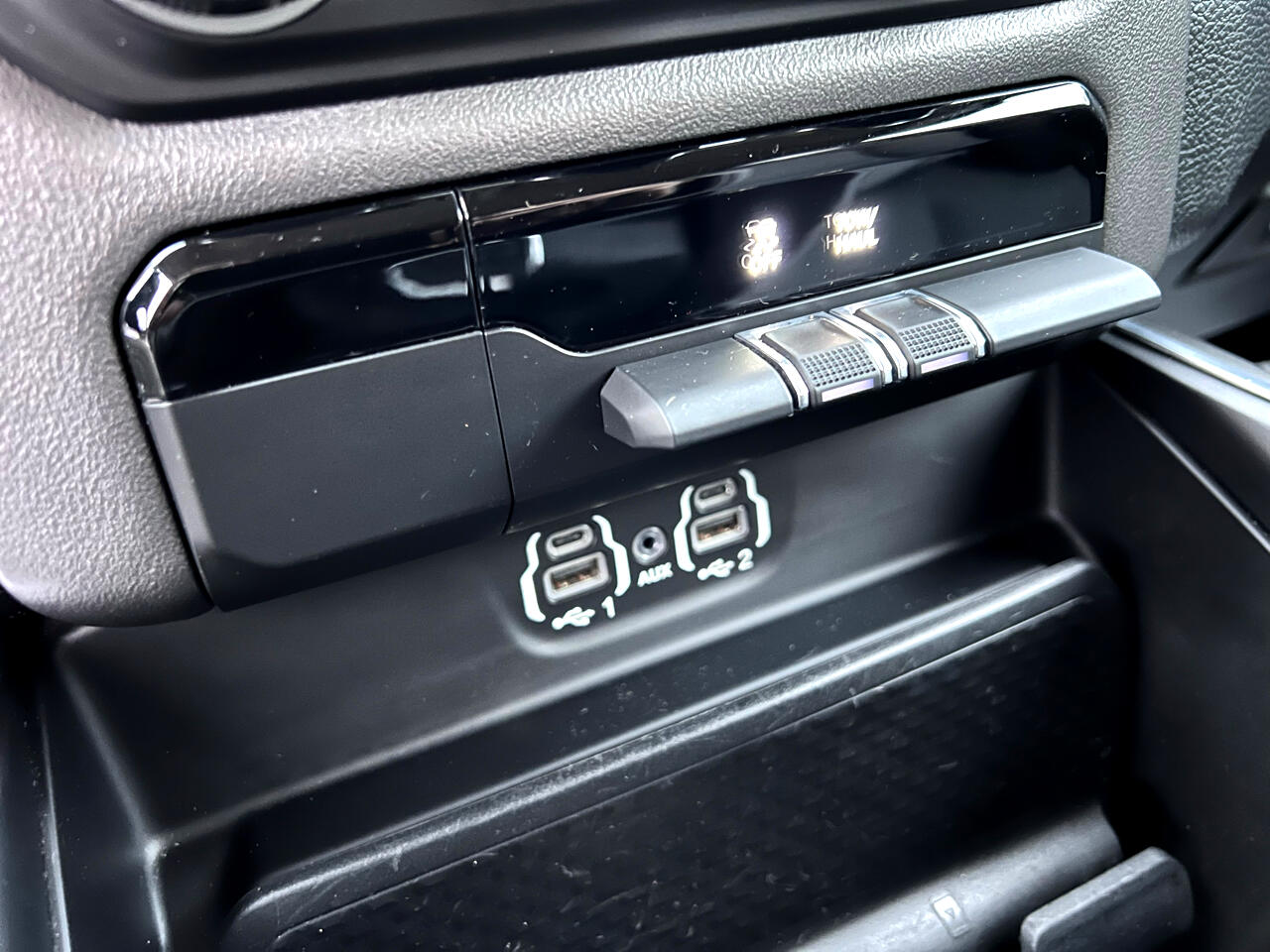 RAM 1500 Big Horn 4x4 Quad Cab 6'4" Box 2020