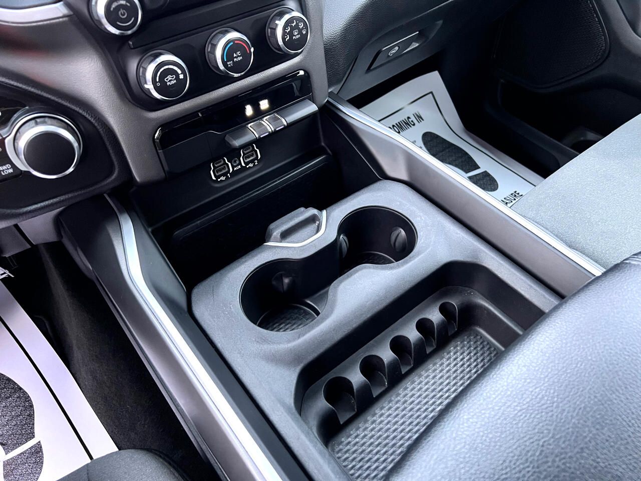 RAM 1500 Big Horn 4x4 Quad Cab 6'4" Box 2020