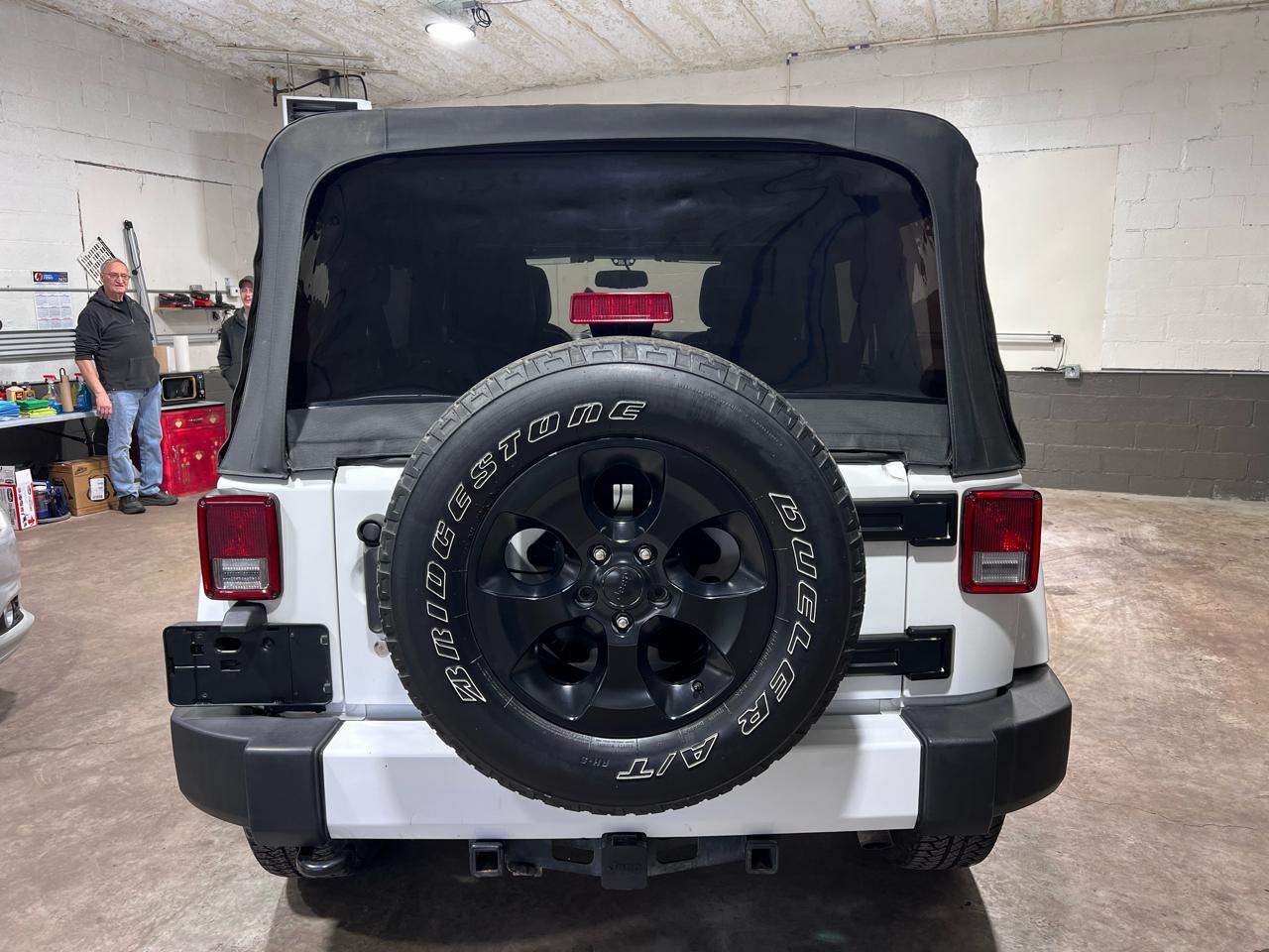Jeep Wrangler Unlimited 4WD 4dr Sahara 2016