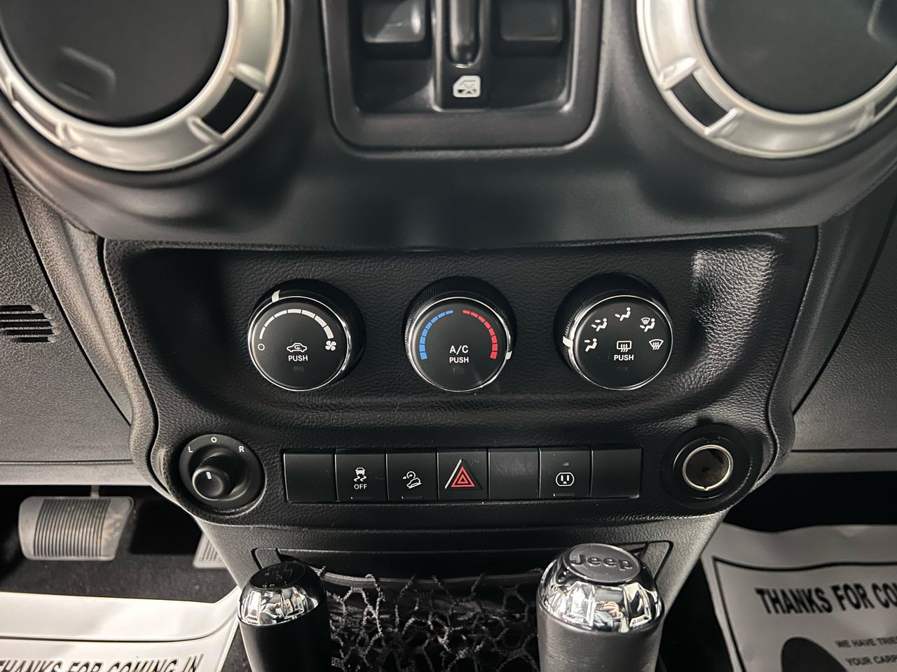 Jeep Wrangler Unlimited 4WD 4dr Sahara 2016