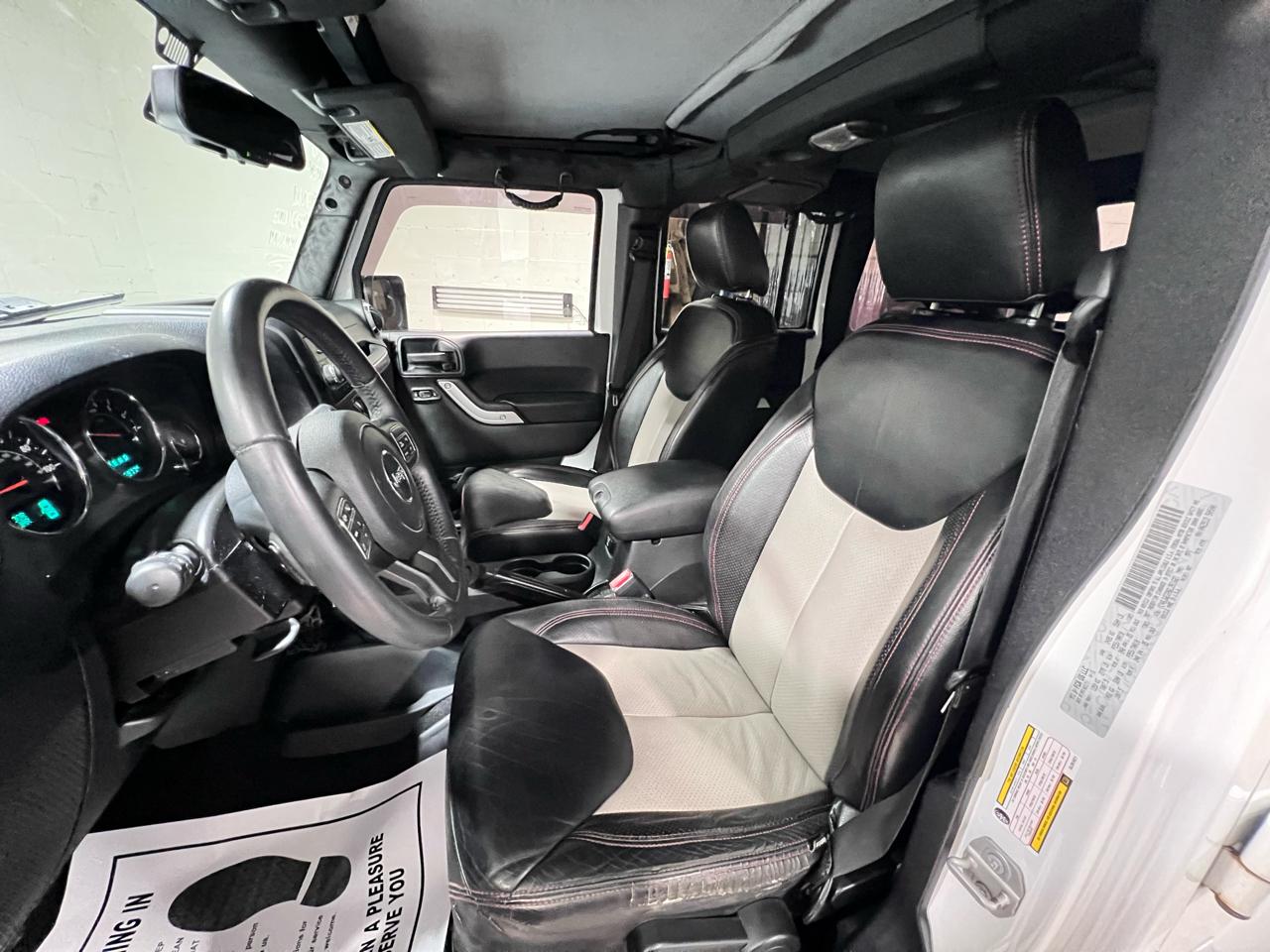 Jeep Wrangler Unlimited 4WD 4dr Sahara 2016