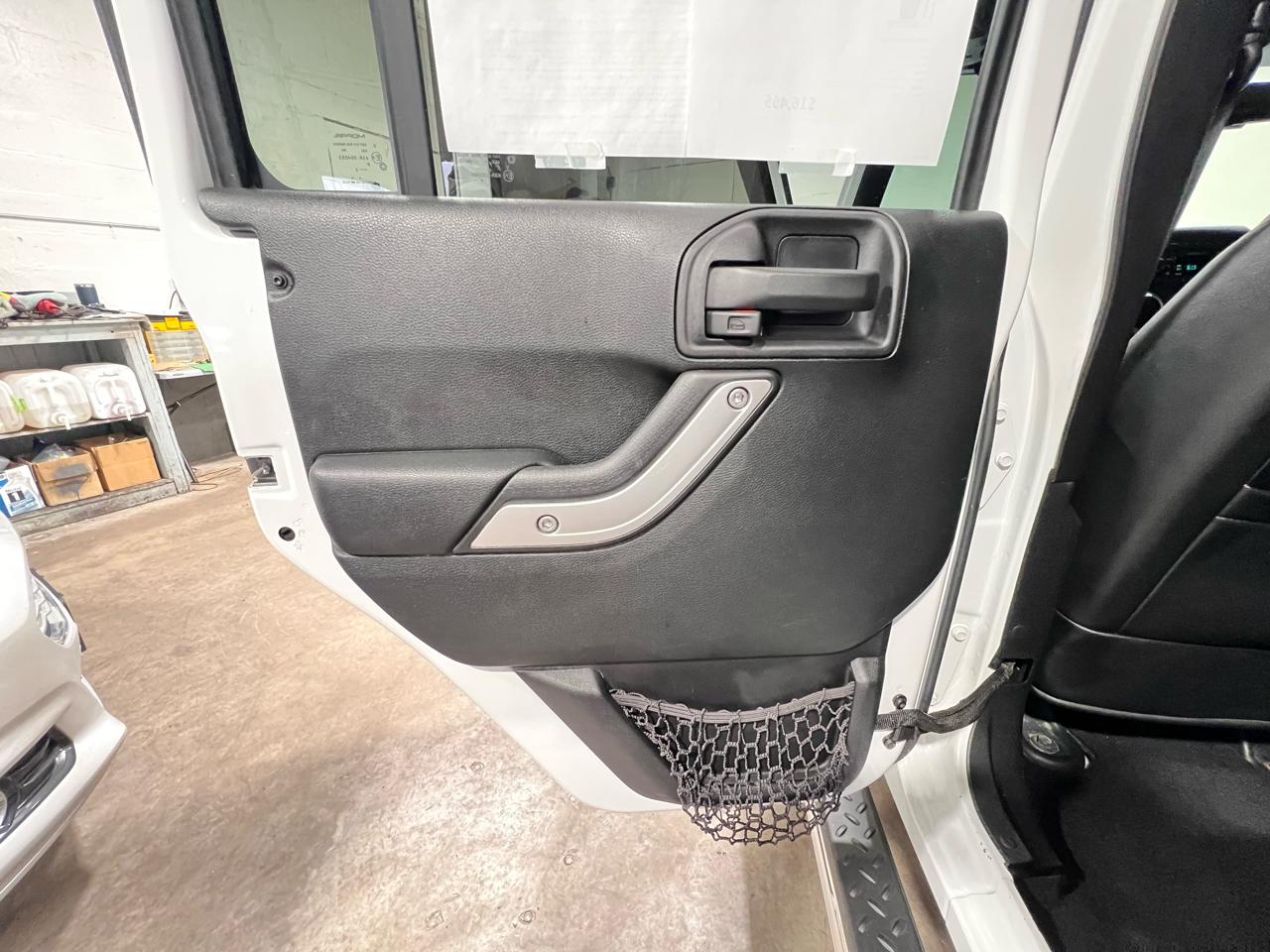 Jeep Wrangler Unlimited 4WD 4dr Sahara 2016