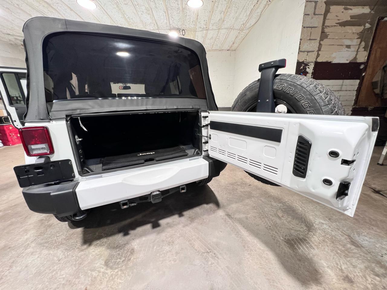 Jeep Wrangler Unlimited 4WD 4dr Sahara 2016