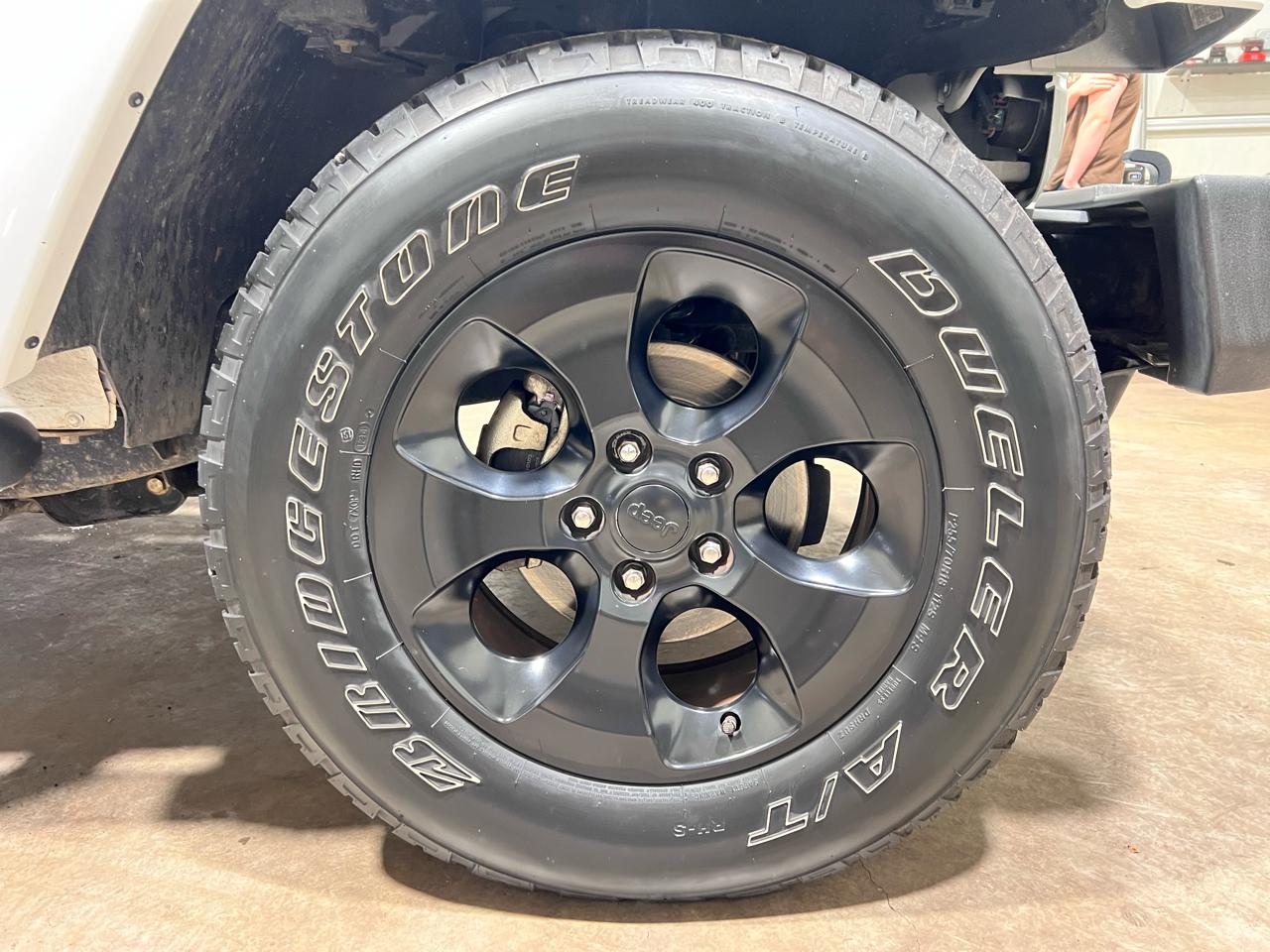 Jeep Wrangler Unlimited 4WD 4dr Sahara 2016