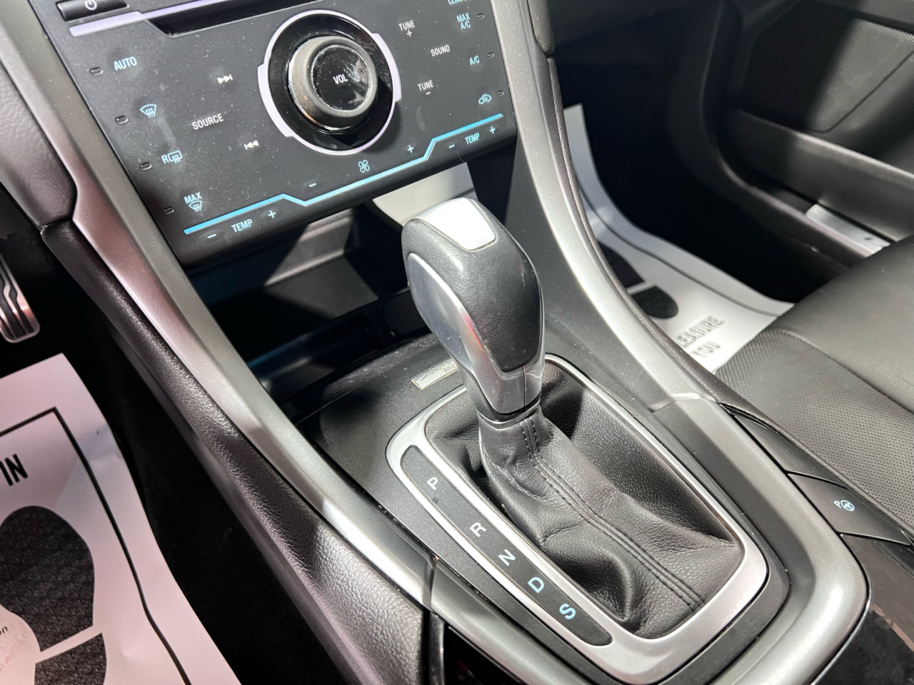 Ford Fusion 4dr Sdn Titanium AWD 2014