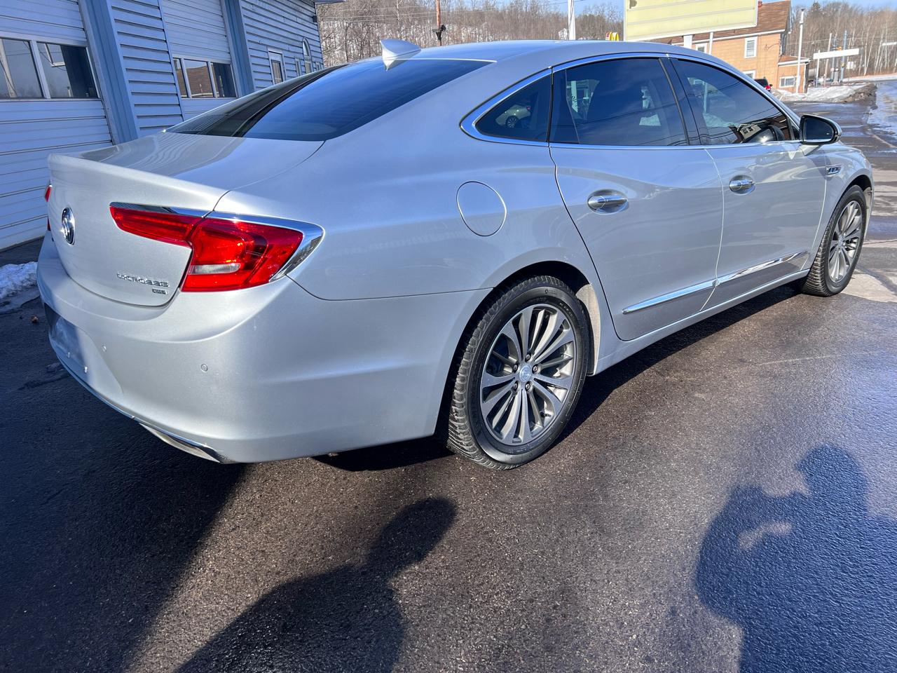 Buick LaCrosse 4dr Sdn Premium AWD 2017