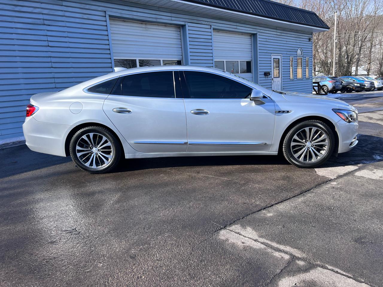 Buick LaCrosse 4dr Sdn Premium AWD 2017