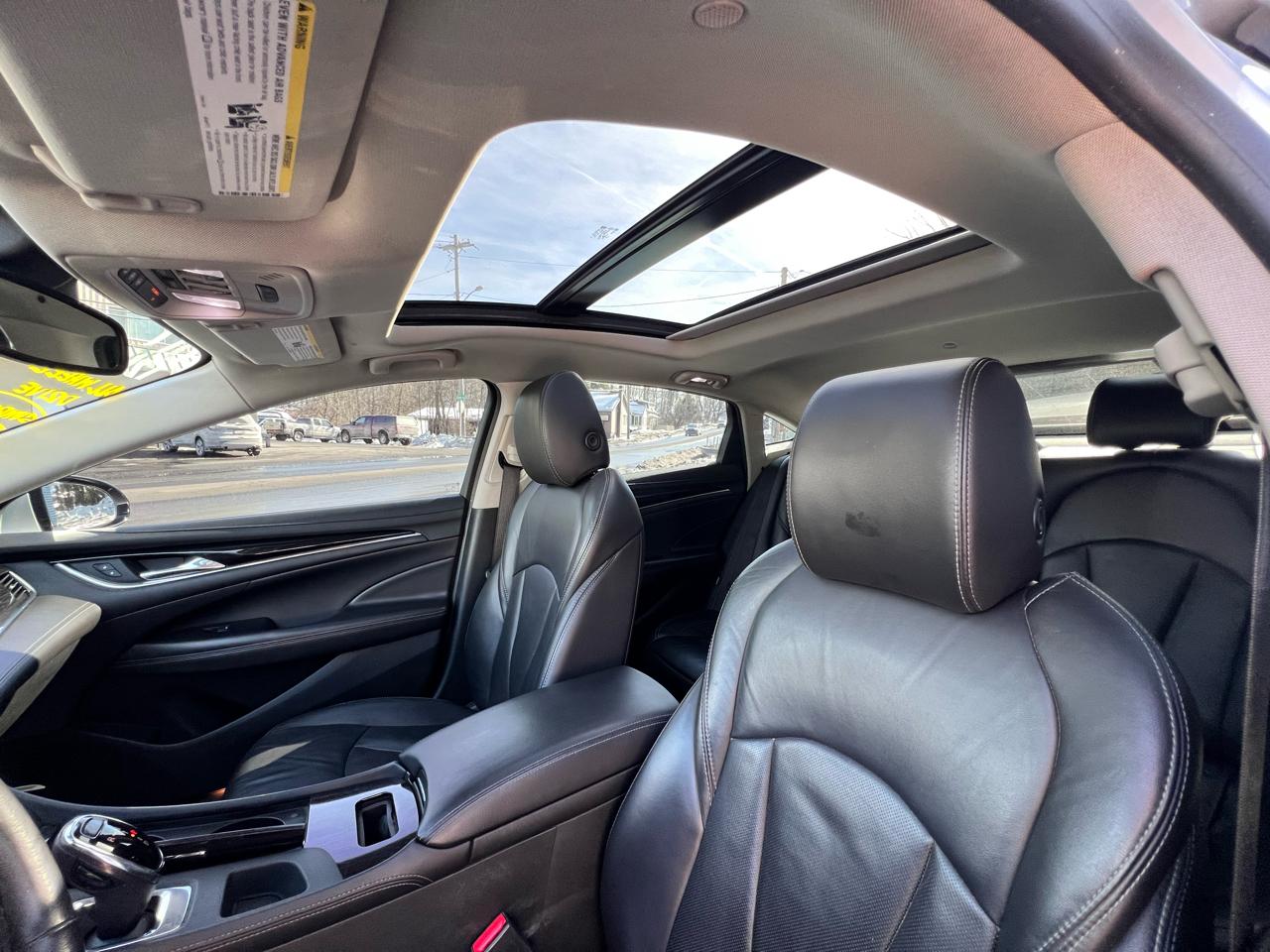 Buick LaCrosse 4dr Sdn Premium AWD 2017