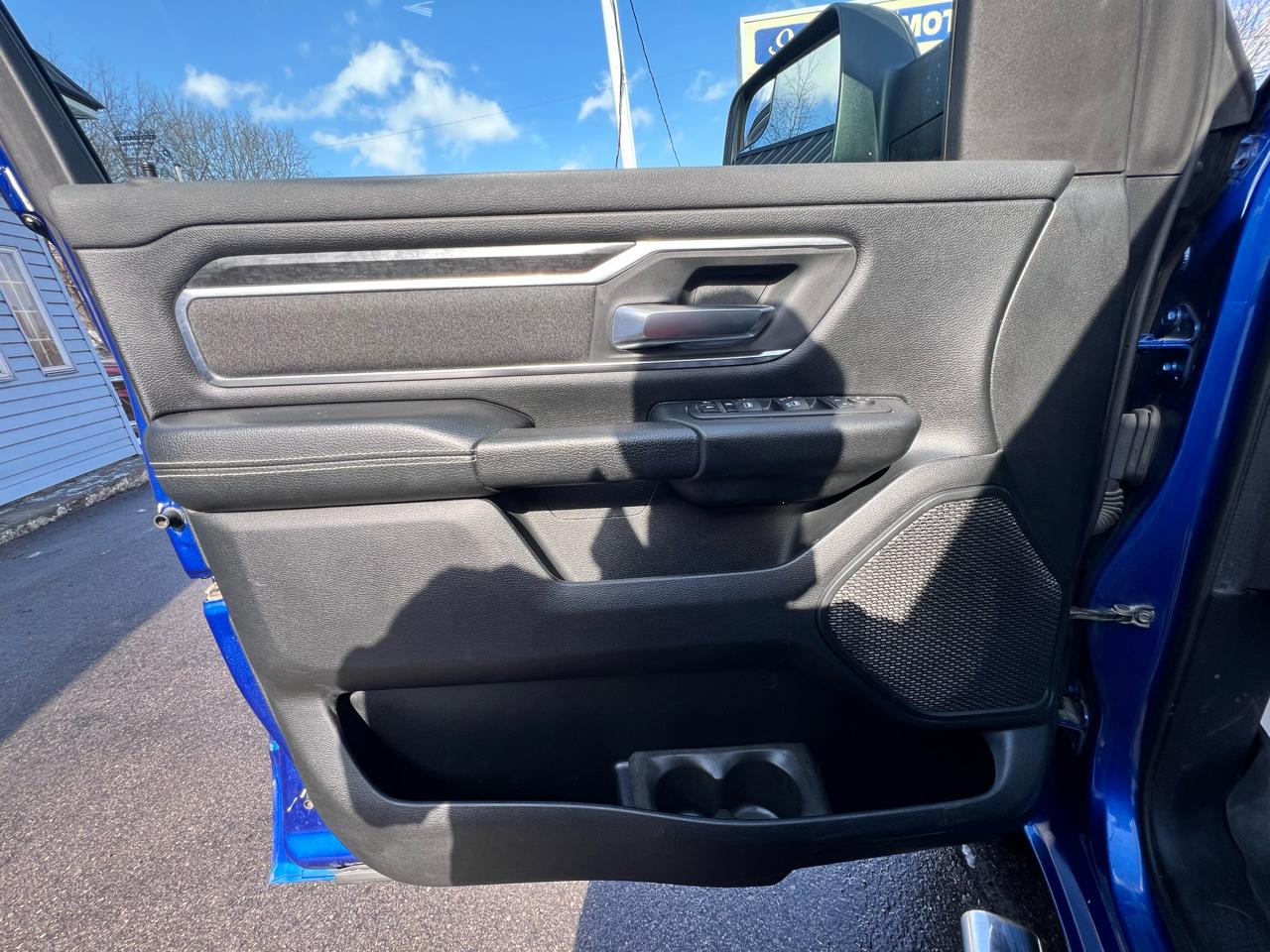 RAM 1500 Big Horn/Lone Star 4x4 Crew Cab 5'7" Box 2019