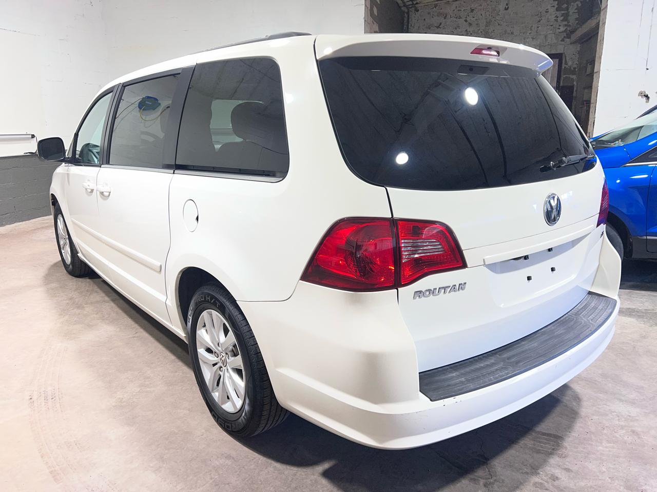 Volkswagen Routan 4dr Wgn SE 2012