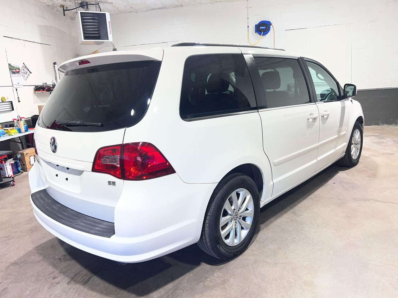Volkswagen Routan 4dr Wgn SE 2012