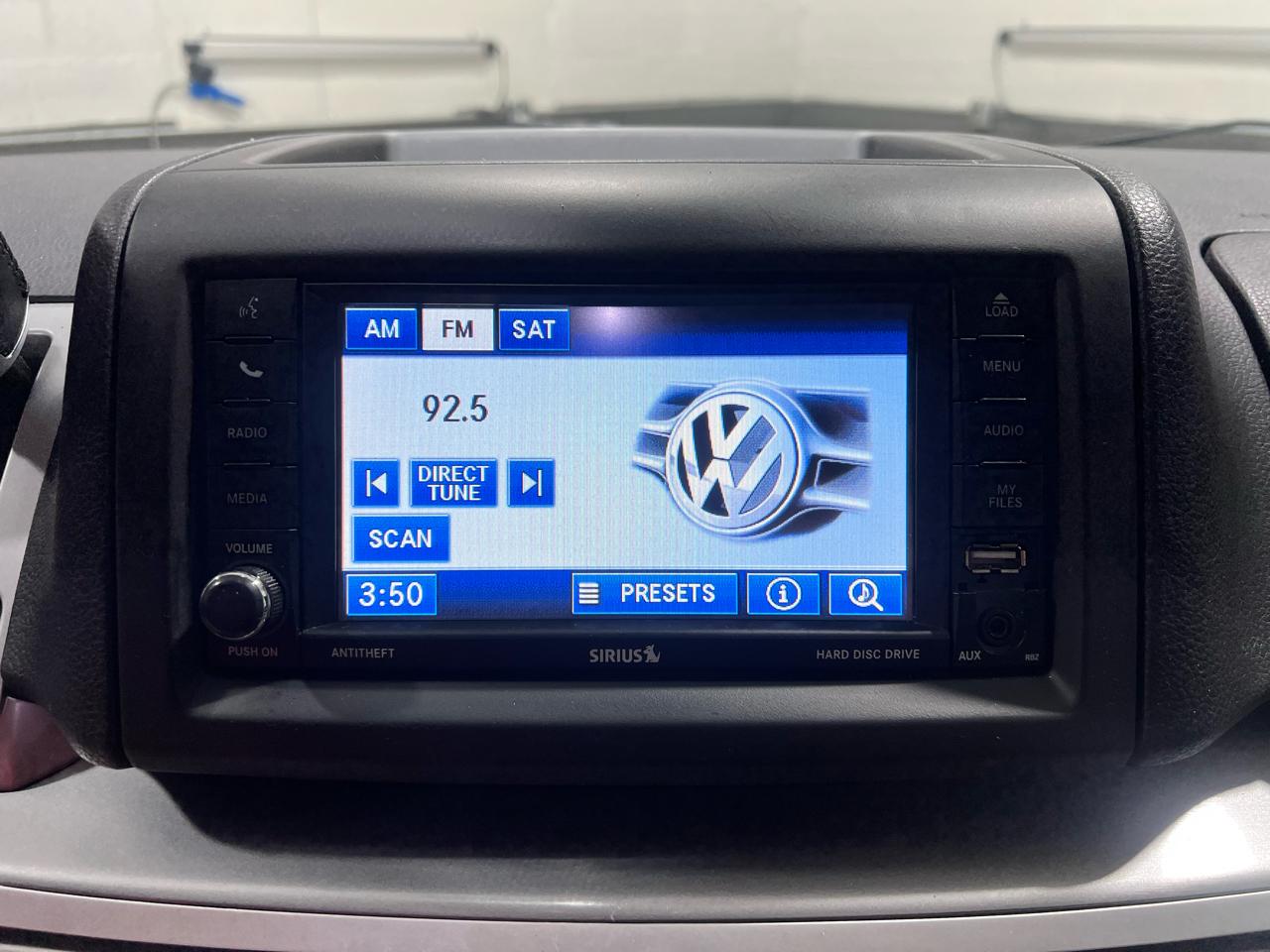 Volkswagen Routan 4dr Wgn SE 2012