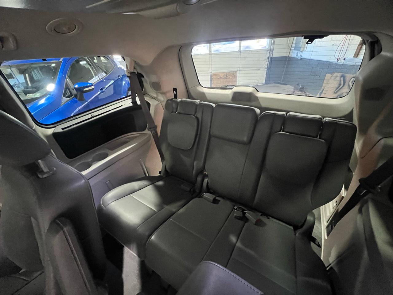 Volkswagen Routan 4dr Wgn SE 2012