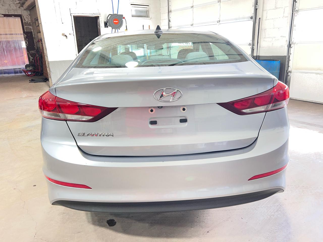 Hyundai Elantra SE 2.0L Auto (Alabama) 2017