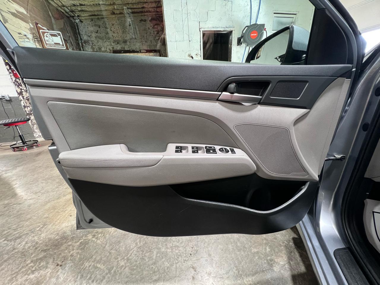 Hyundai Elantra SE 2.0L Auto (Alabama) 2017