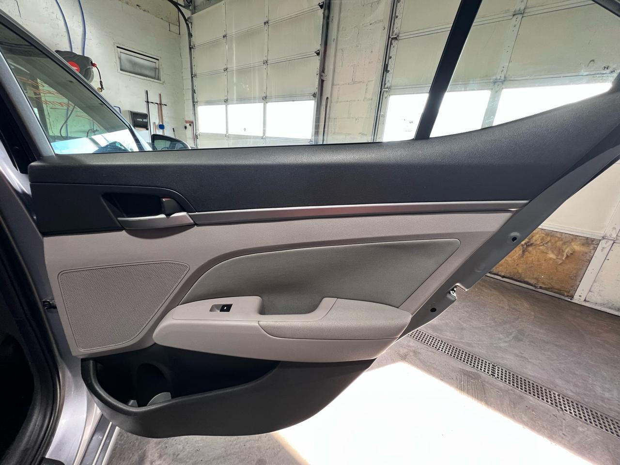 Hyundai Elantra SE 2.0L Auto (Alabama) 2017