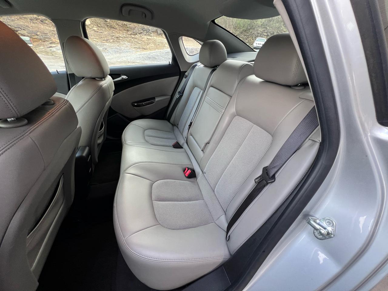 Buick Verano 4dr Sdn Convenience Group 2012