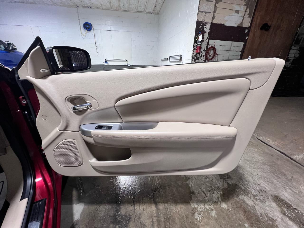 Chrysler 200 2dr Conv Limited 2012