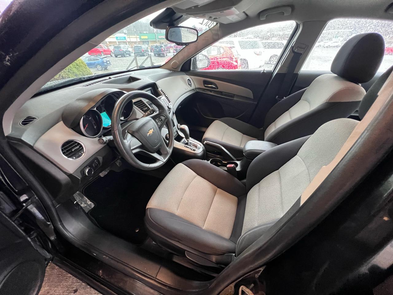 Chevrolet Cruze 4dr Sdn LS 2012