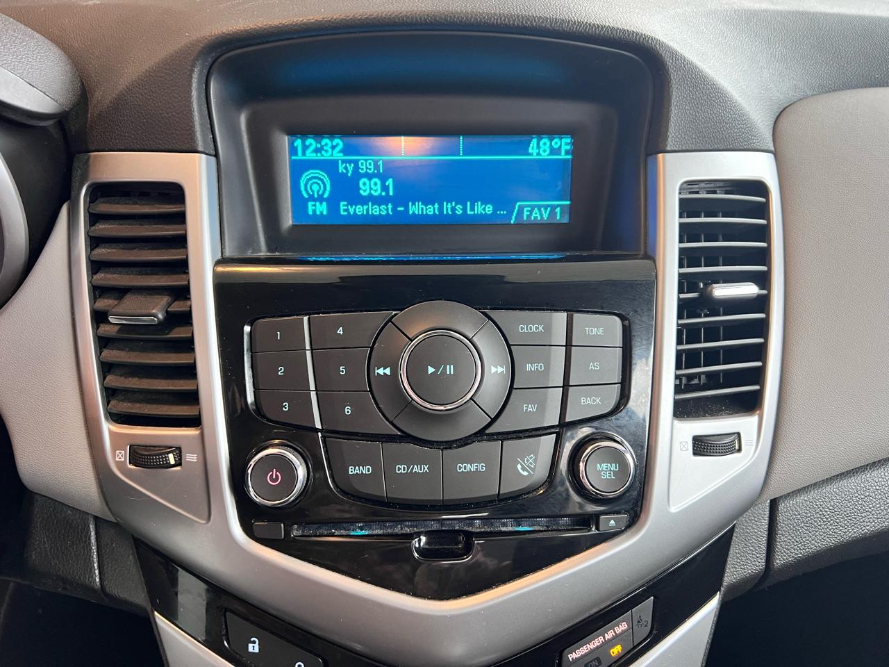 Chevrolet Cruze 4dr Sdn LS 2012