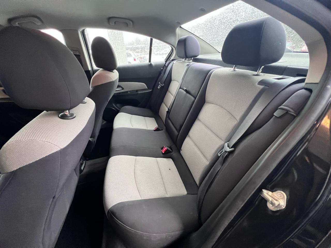 Chevrolet Cruze 4dr Sdn LS 2012