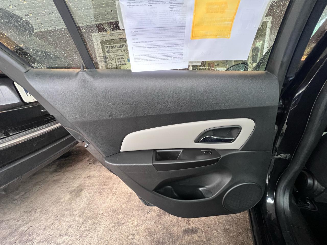 Chevrolet Cruze 4dr Sdn LS 2012