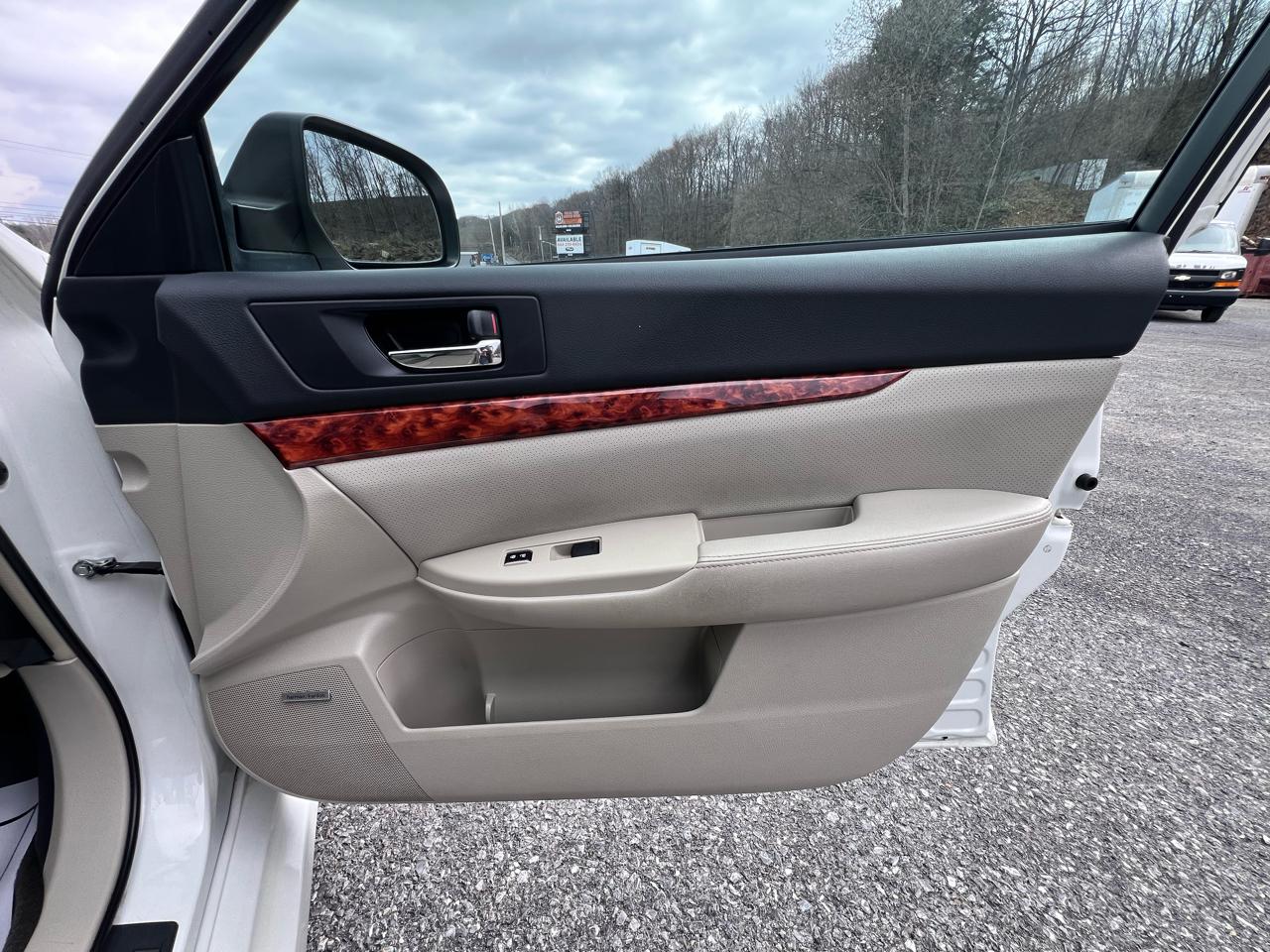 Subaru Legacy 4dr Sdn H6 Auto 3.6R Limited 2012