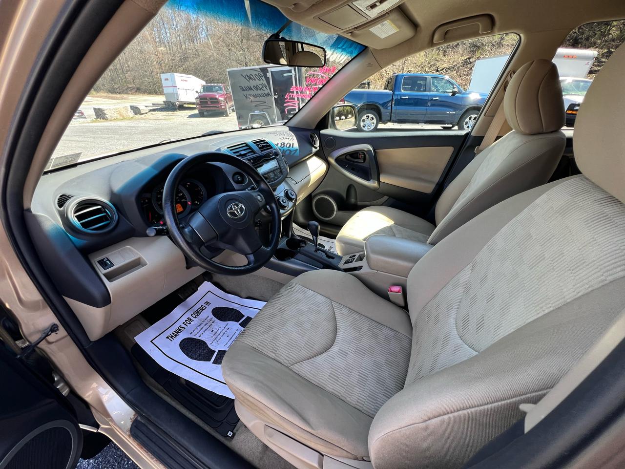 Toyota RAV4 4WD 4dr 4-cyl 4-Spd AT (Natl) 2011