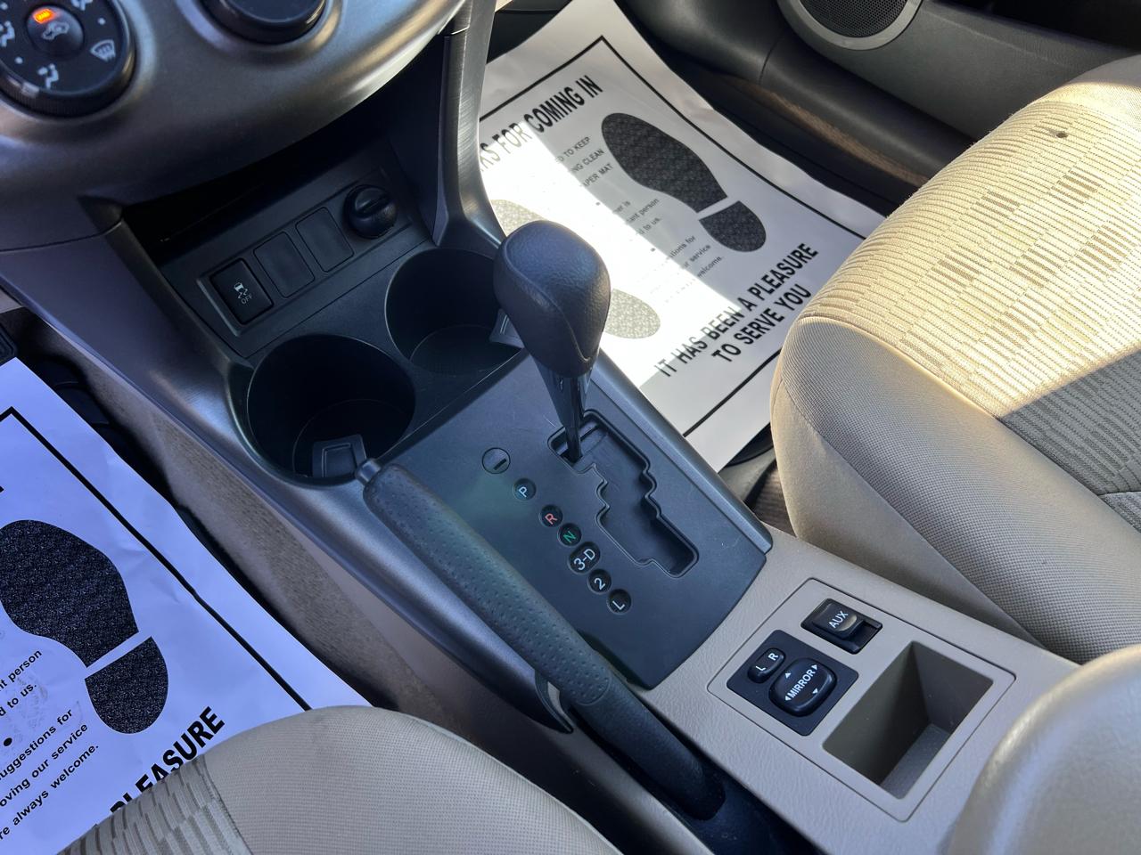 Toyota RAV4 4WD 4dr 4-cyl 4-Spd AT (Natl) 2011