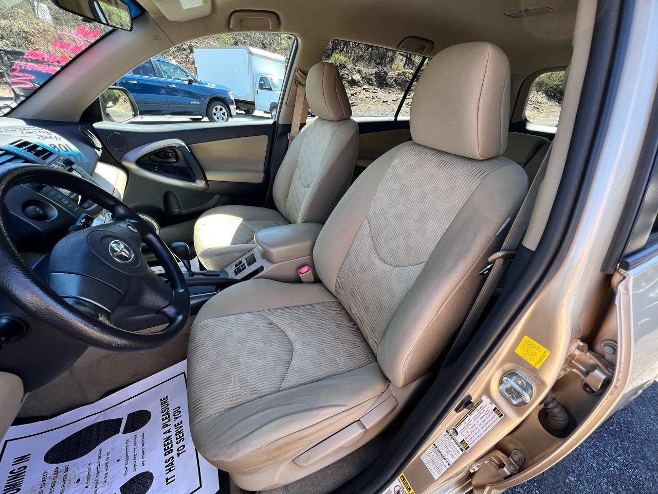 Toyota RAV4 4WD 4dr 4-cyl 4-Spd AT (Natl) 2011