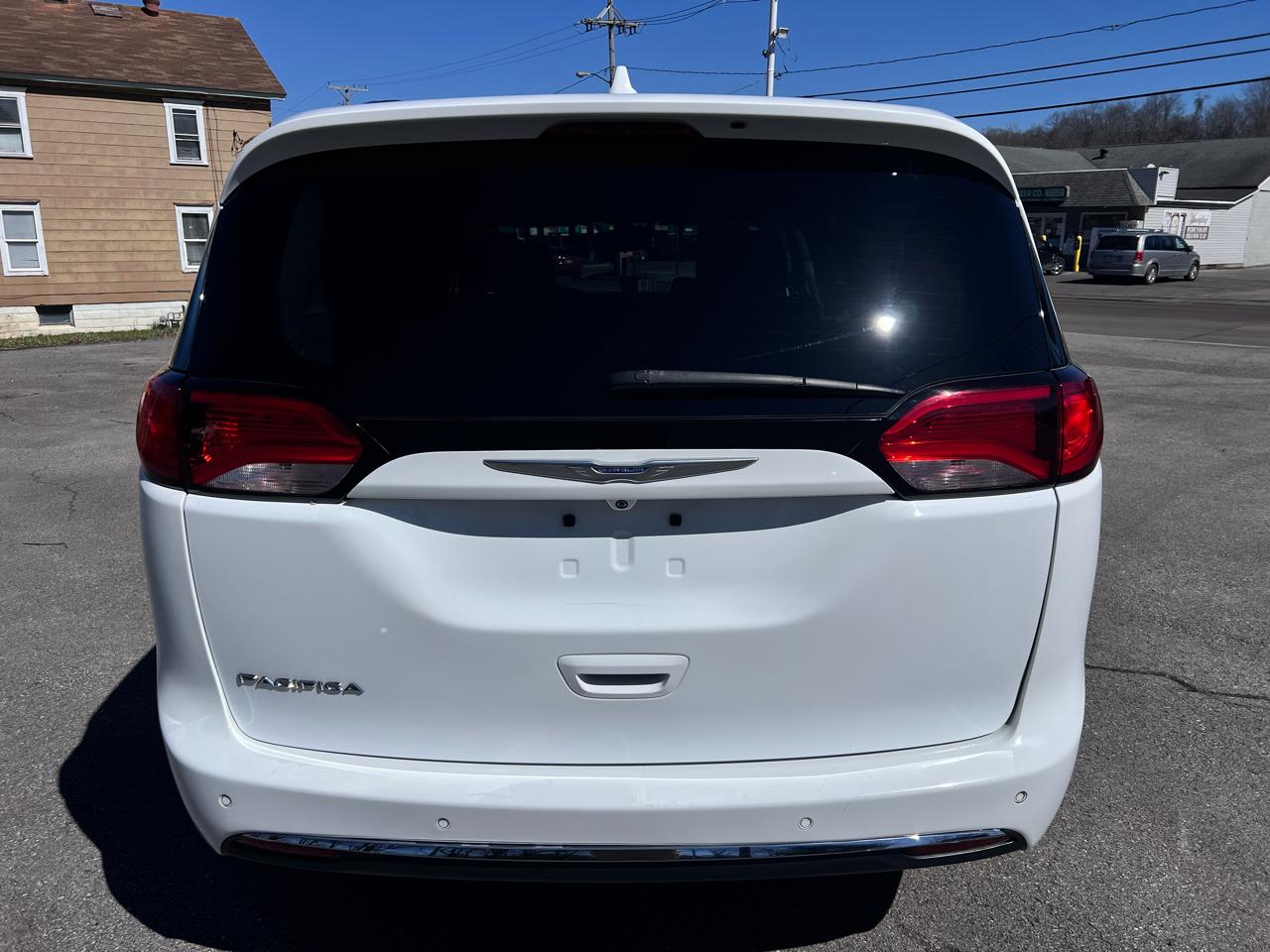 Chrysler Pacifica Touring L FWD 2018