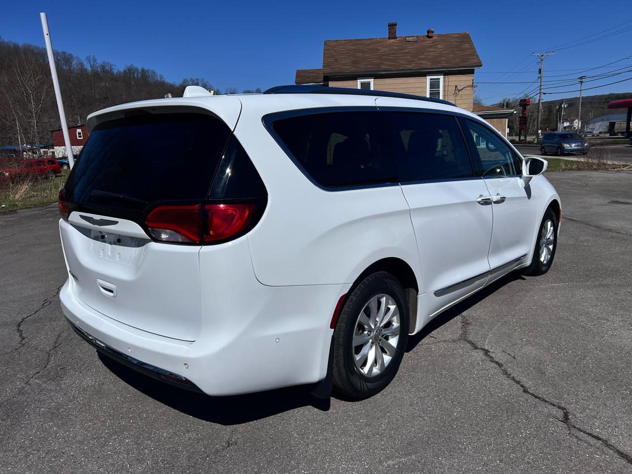 Chrysler Pacifica Touring L FWD 2018