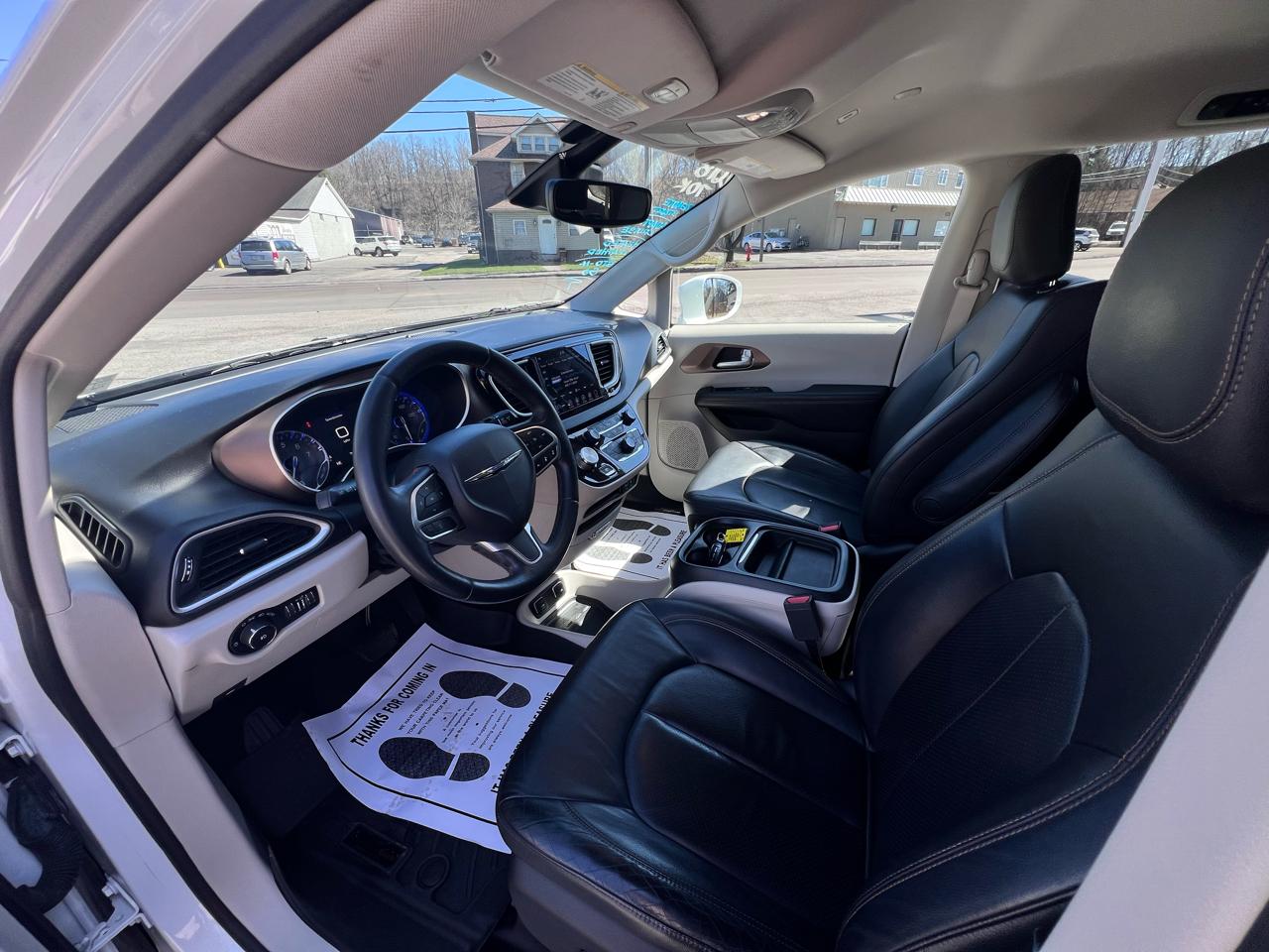 Chrysler Pacifica Touring L FWD 2018