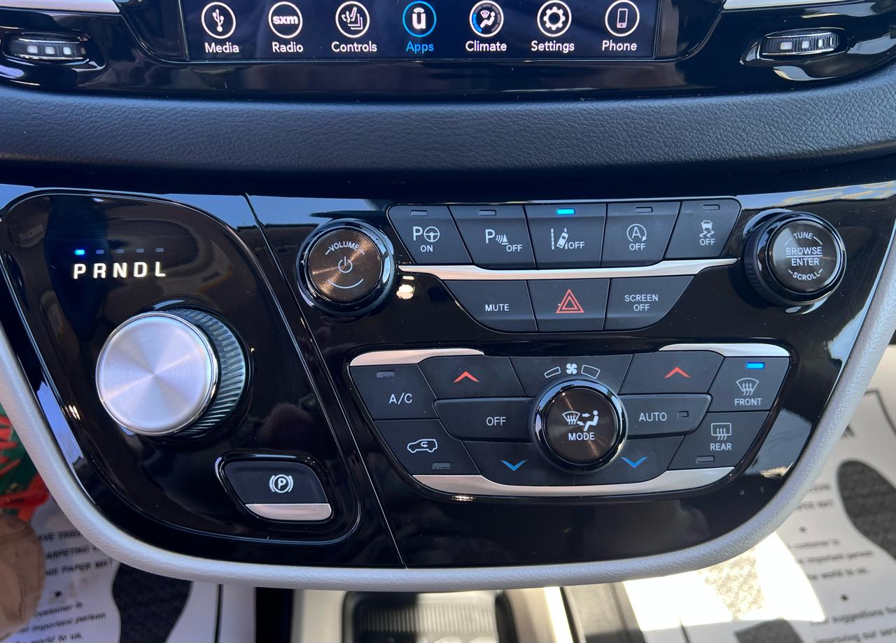 Chrysler Pacifica Touring L FWD 2018