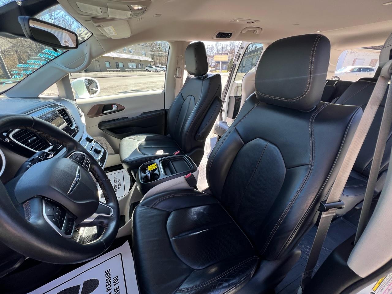 Chrysler Pacifica Touring L FWD 2018