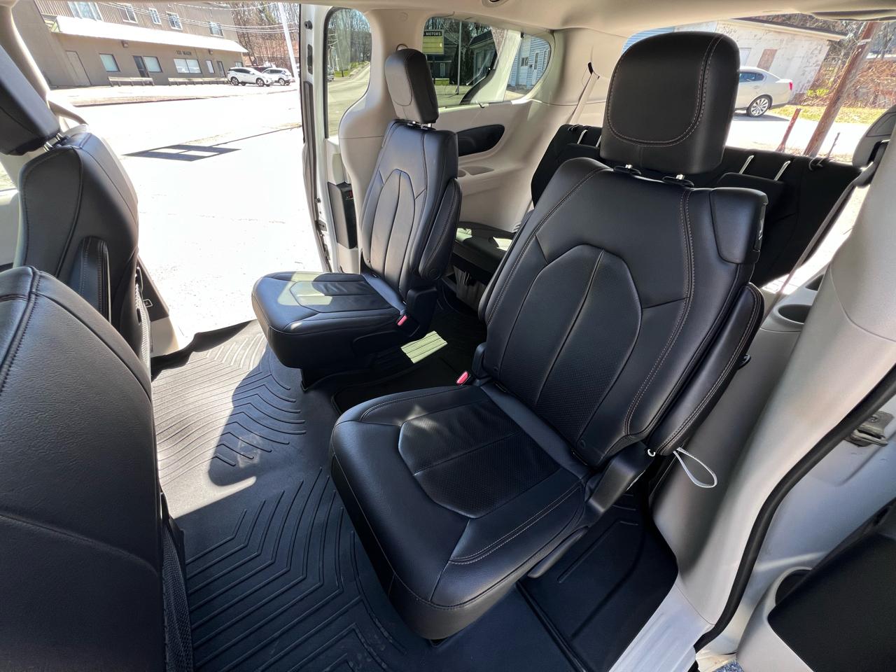 Chrysler Pacifica Touring L FWD 2018